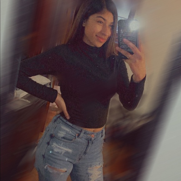 Meet your Posher, Fernanda - Picture 1 of 1